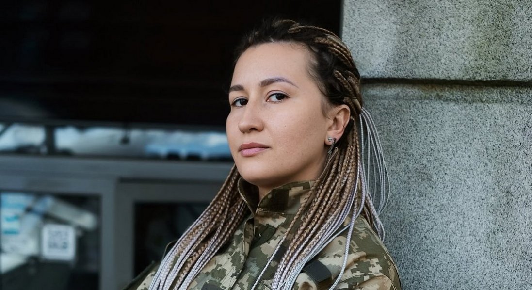 Маючи неповнолітнього сина, пішла бойовою медикинею на фронт