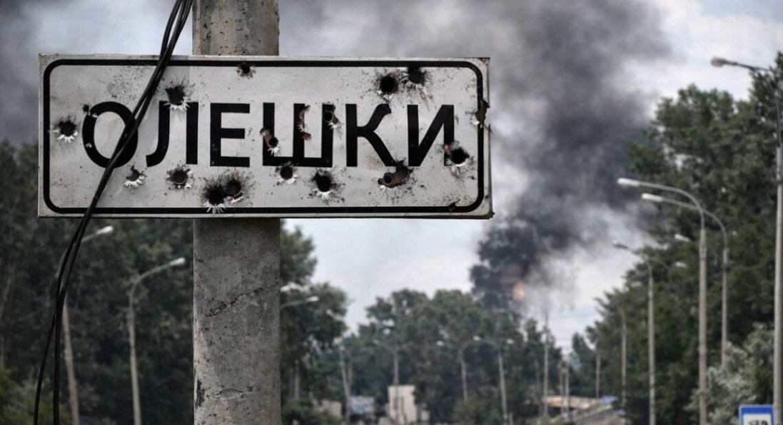 росіяни «чепурили вулиці» в окупованих Олешках перед приїздом журналістів