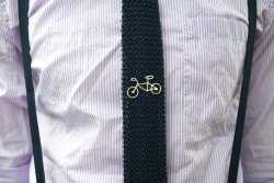 Подарунки чоловіку на 35 річницю весілля: шпилька для краватки