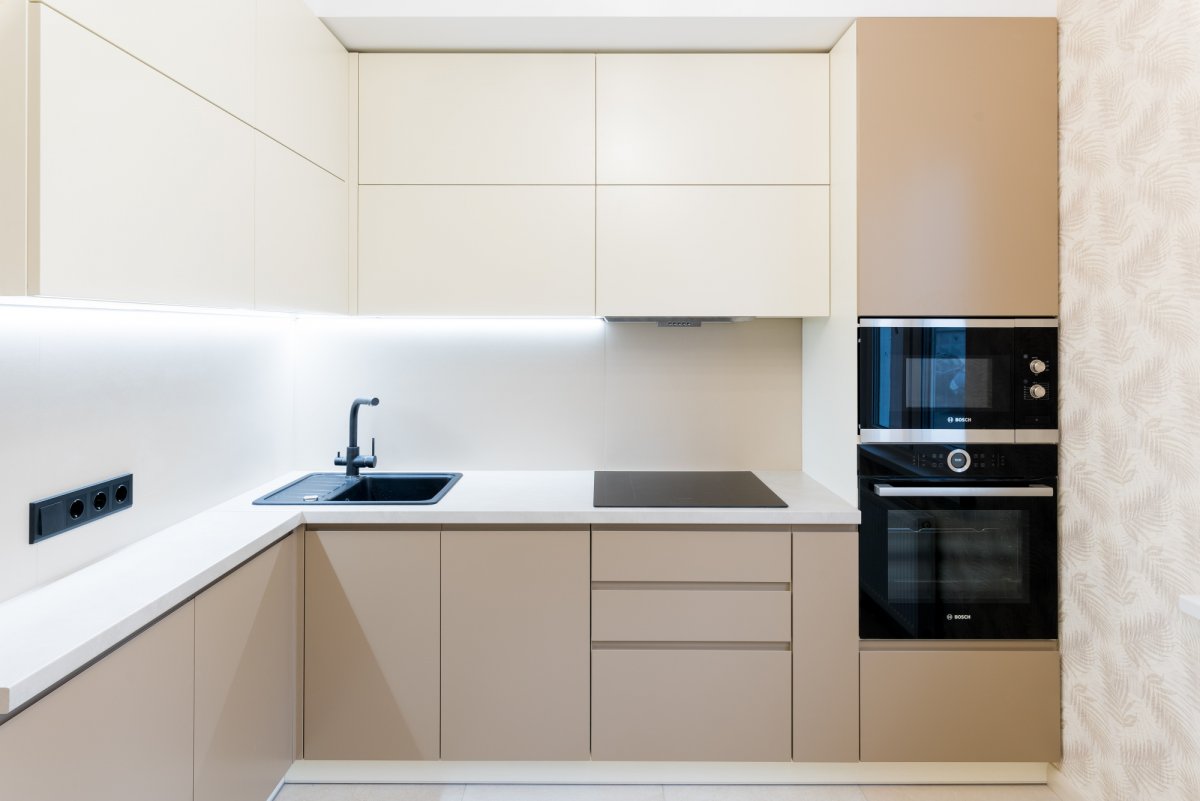 Чому МДФ плівкові фасади для кухонних шаф краще?
